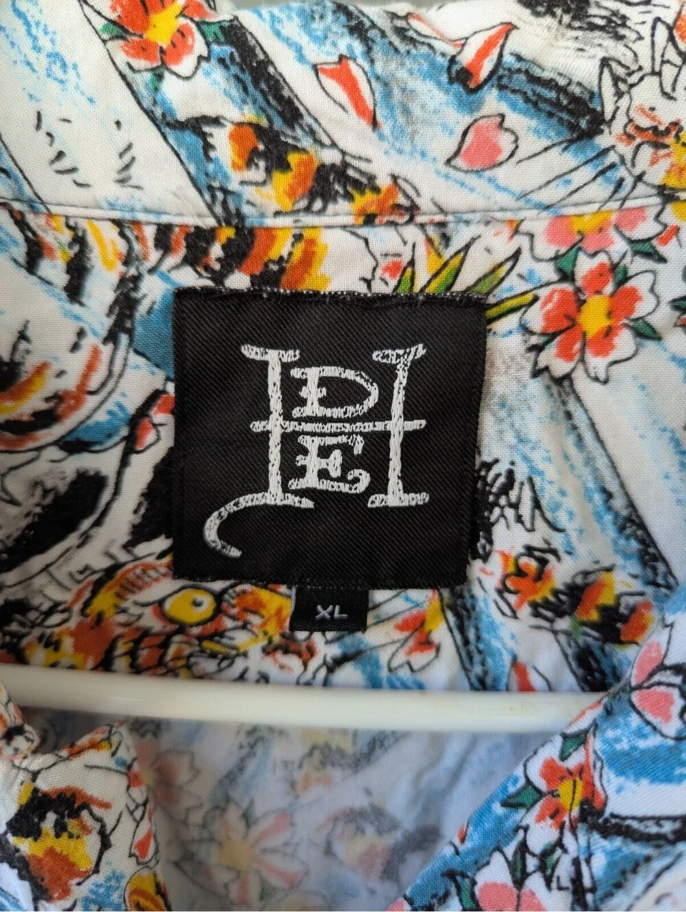 Vintage Ed Hardy All Over Print Button Up Shirt Floral Tiger Viscose Boxy Mens